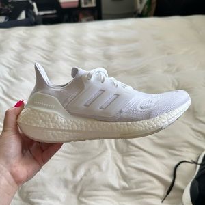 Adidas Ultraboost 22 Womens